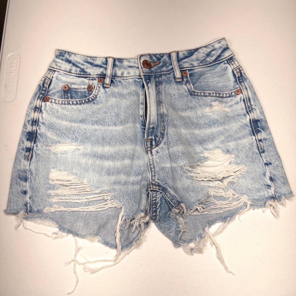 American Eagle Distressed High Waisted Denim Shorts Light Wash Size 000